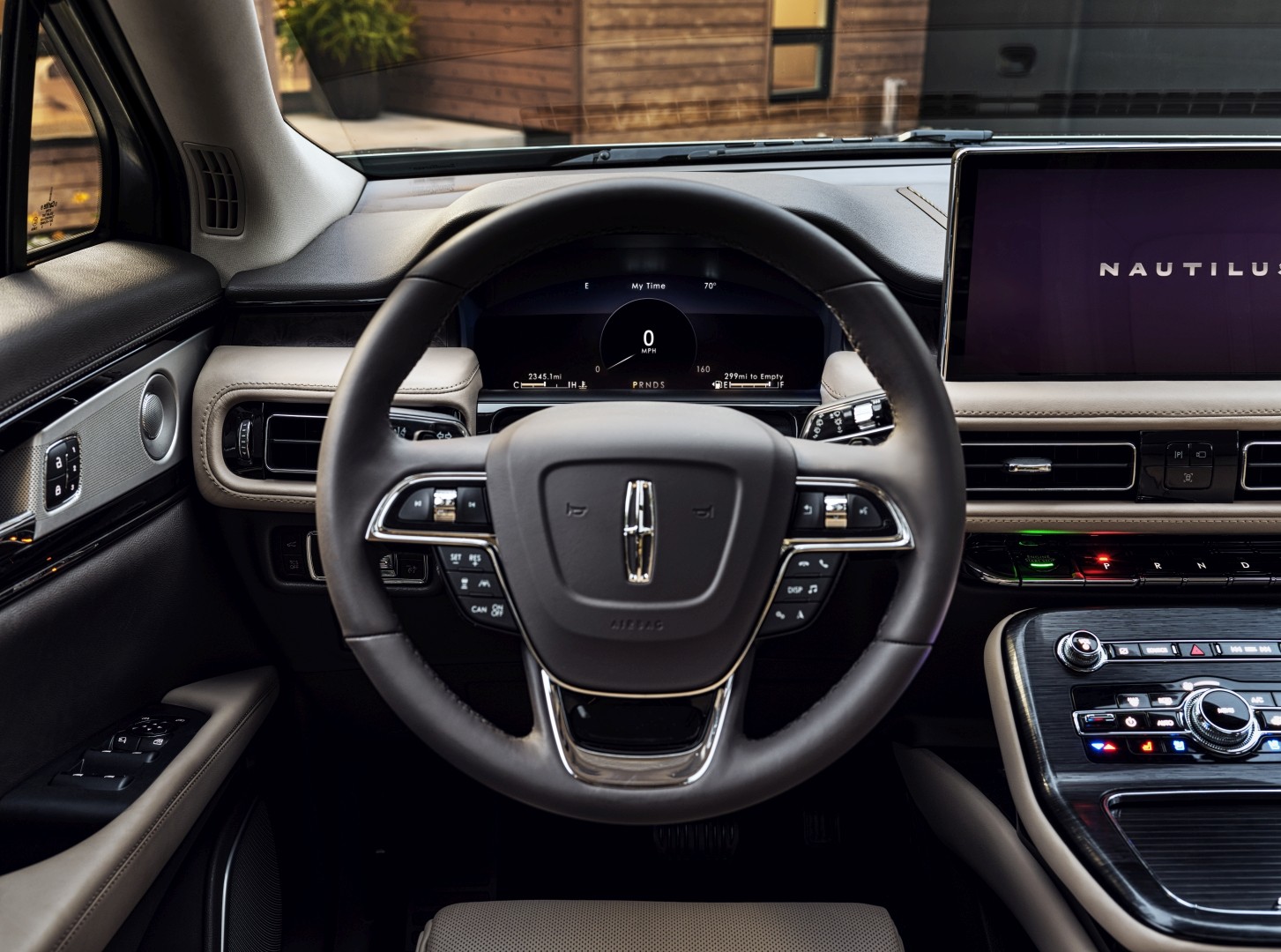 Lincoln Nautilus photo 35