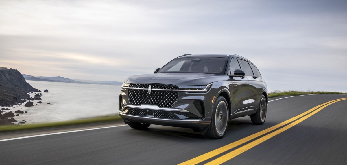 Lincoln LINCOLN Nautilus 2.0L 8AT AWD (250 HP)