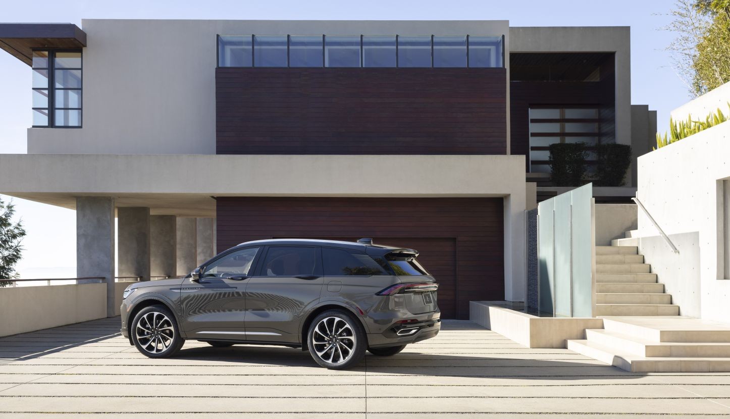 Lincoln Nautilus photo 11