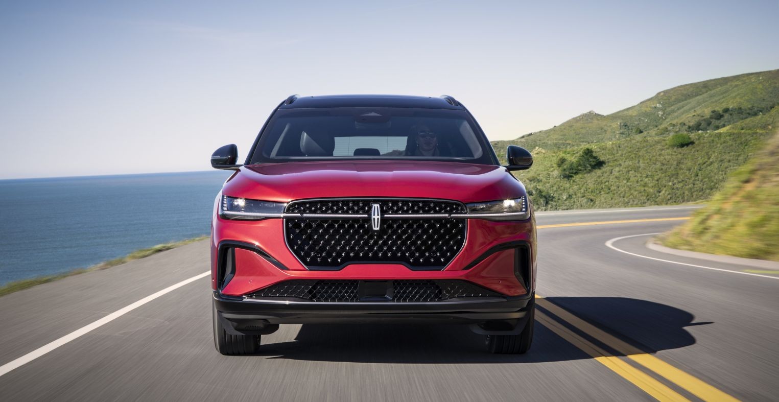 Lincoln Nautilus photo 18