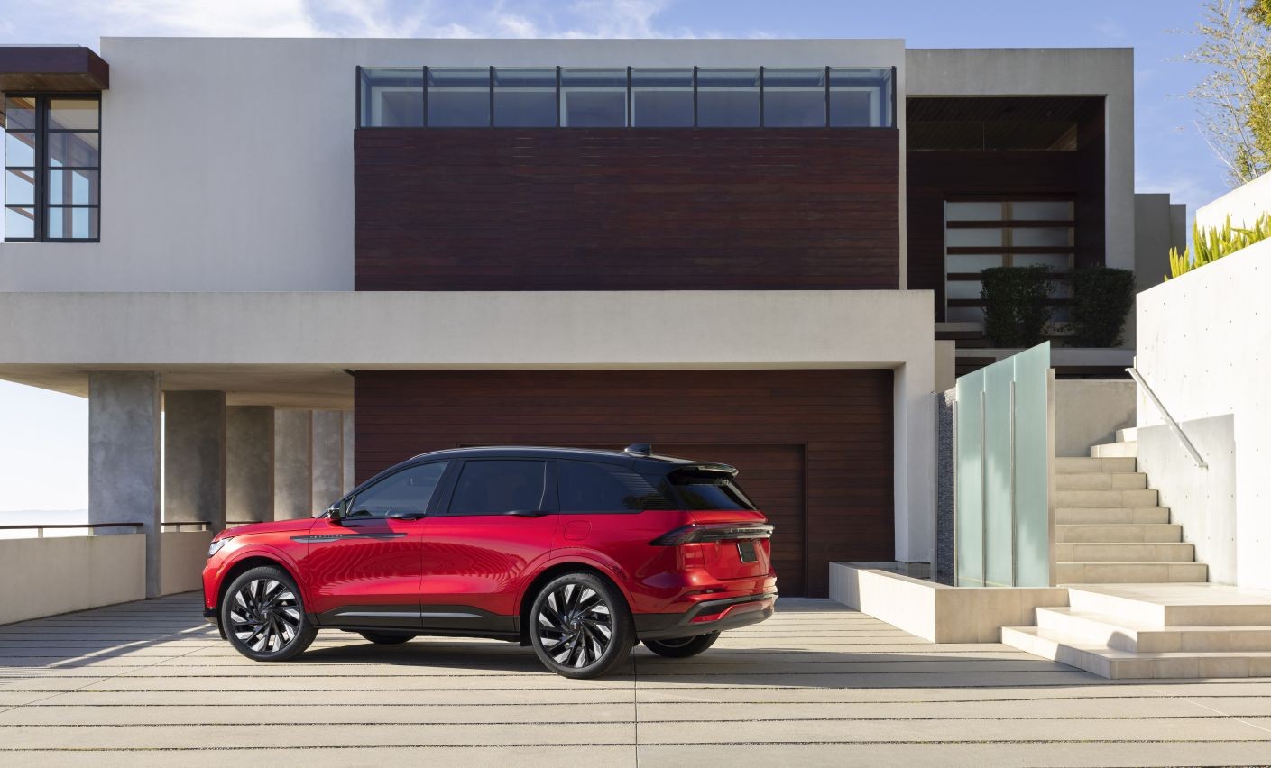 Lincoln Nautilus photo 24