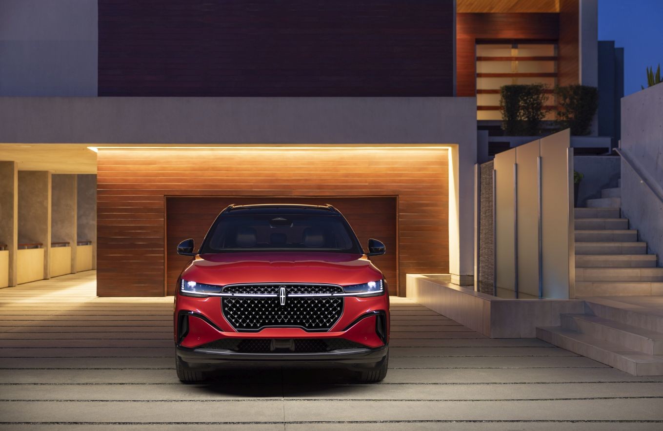 Lincoln Nautilus photo 25