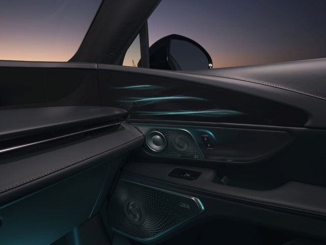 Lincoln Nautilus photo 50