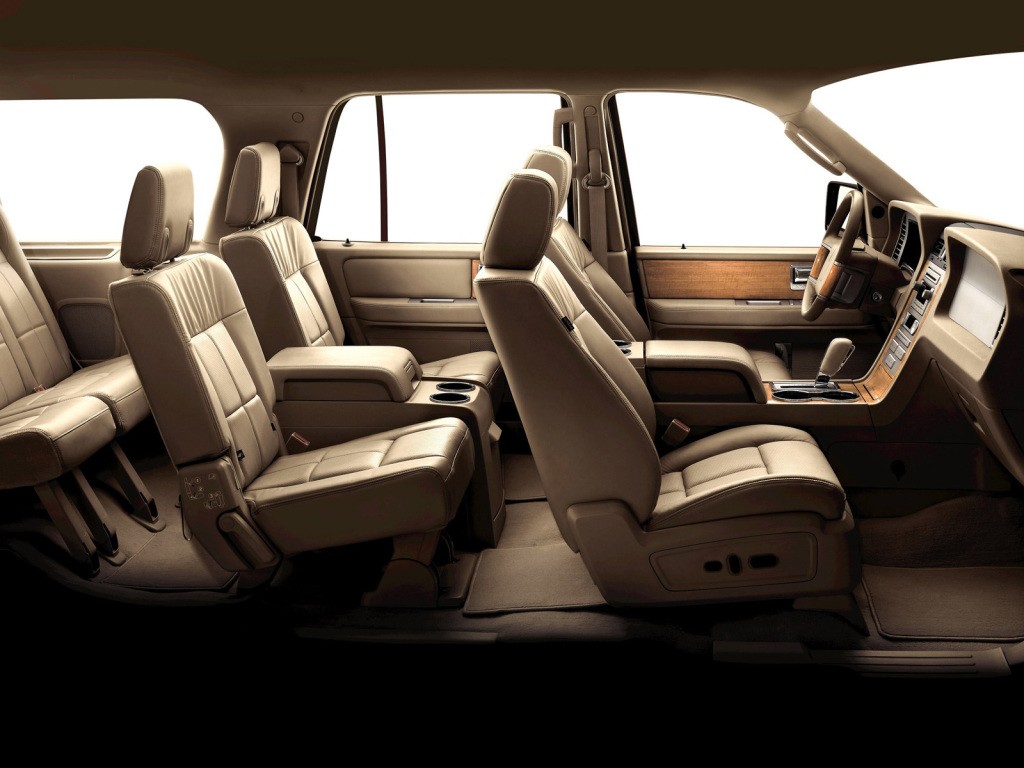 Lincoln Navigator L photo 25