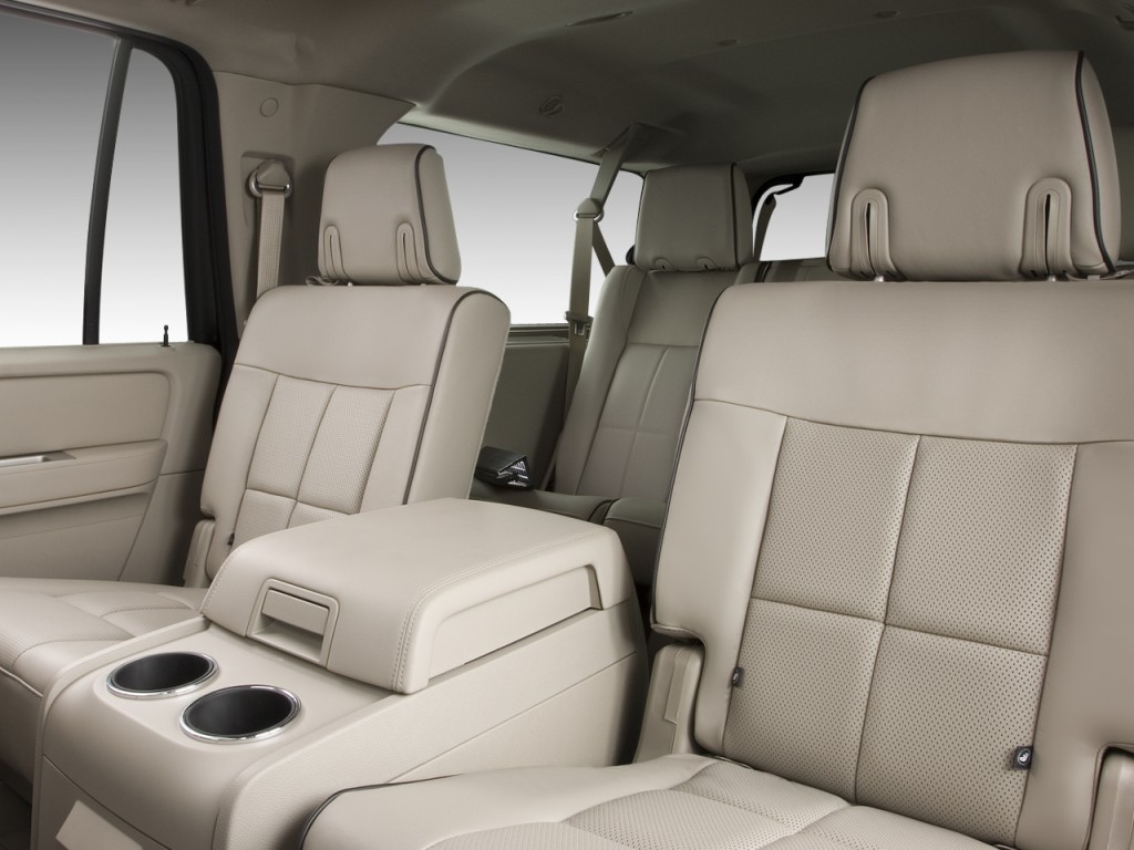 Lincoln Navigator L photo 27