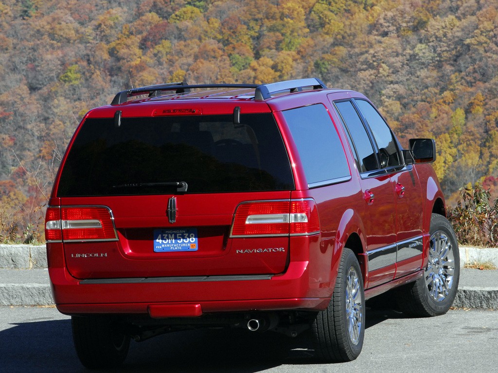 Lincoln Navigator L photo 11