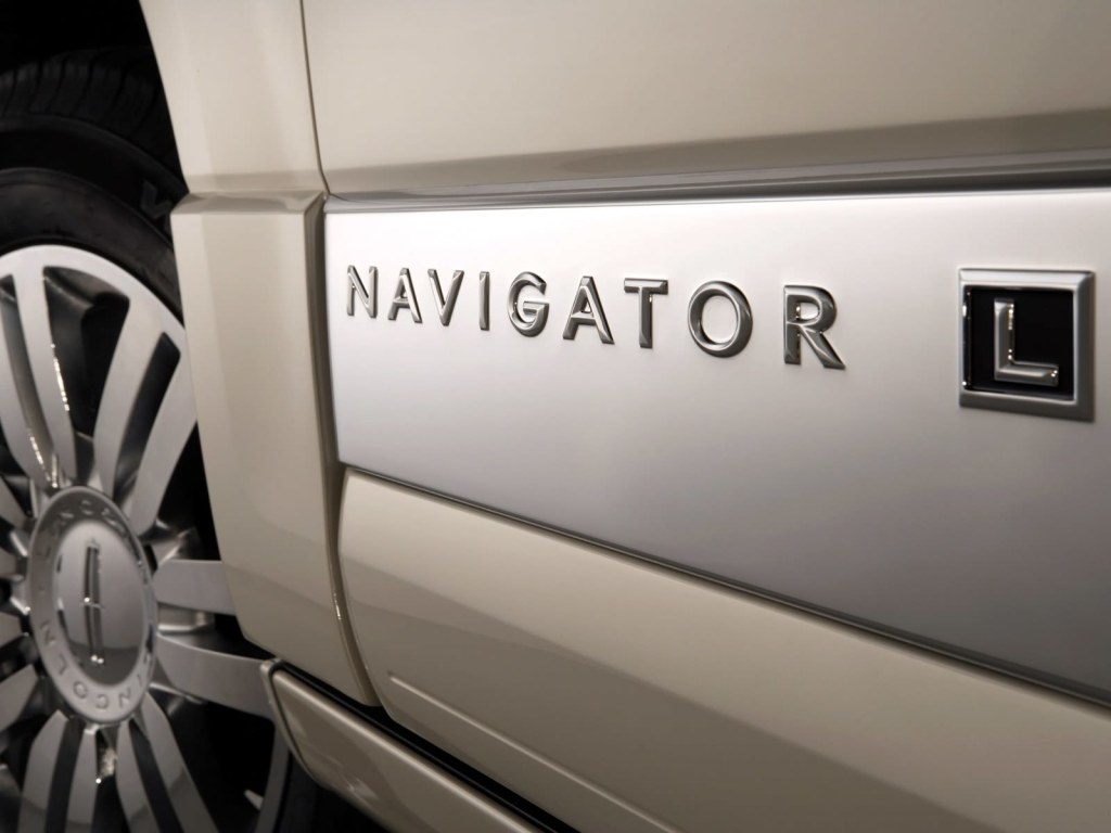 Lincoln Navigator L photo 18