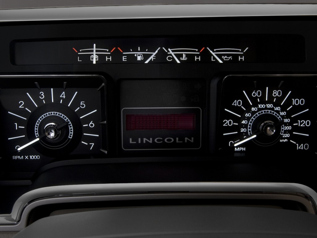 Lincoln Navigator L photo 23