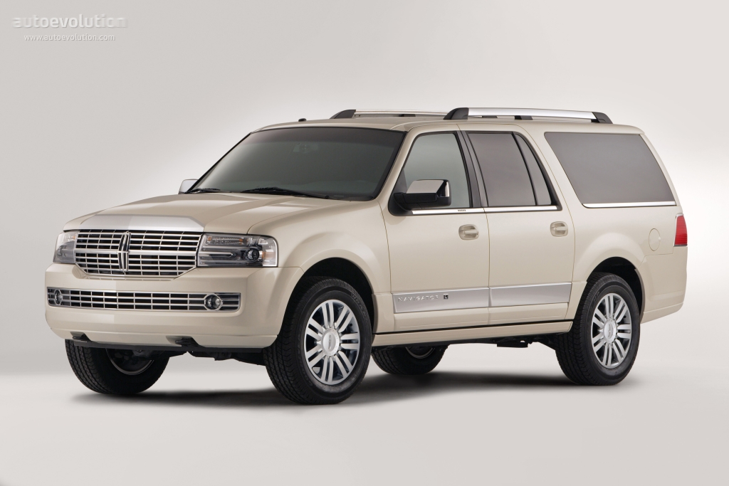 Lincoln Navigator L photo 2