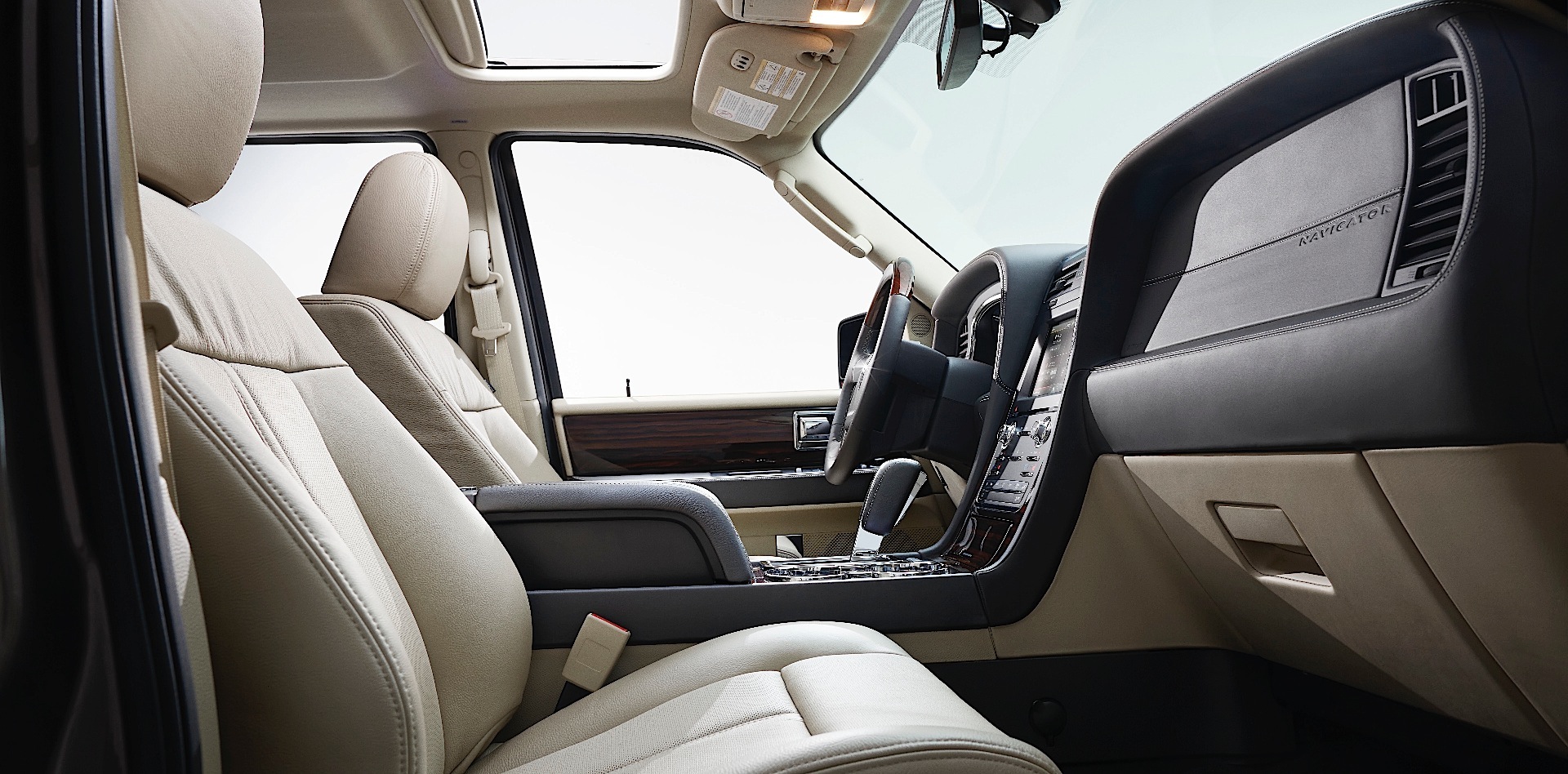 Lincoln Navigator L photo 23