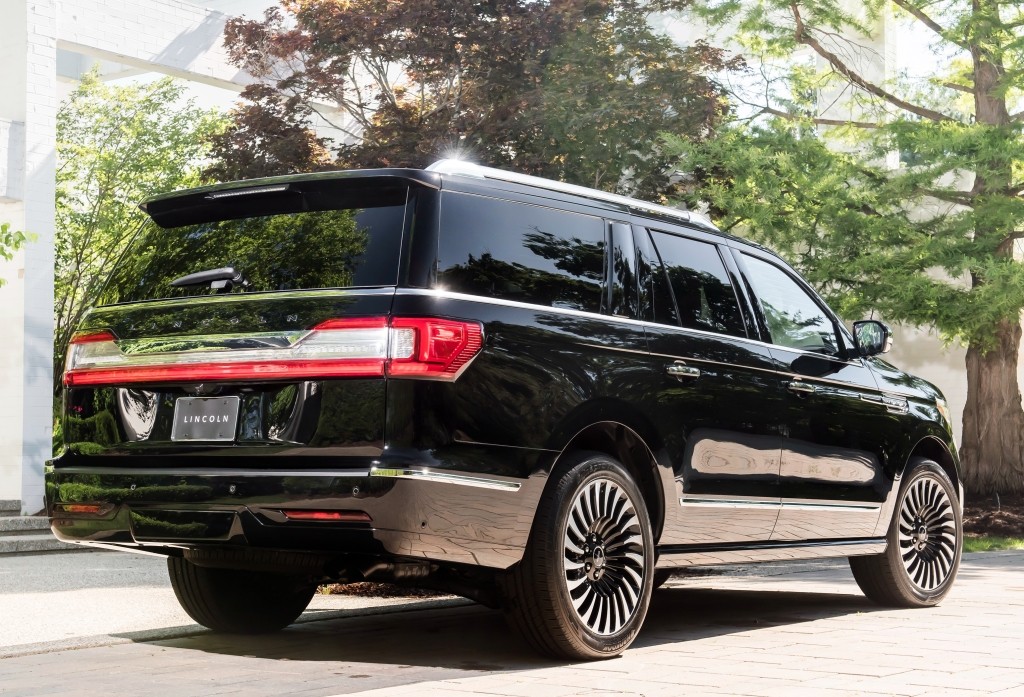 Lincoln Navigator L photo 5