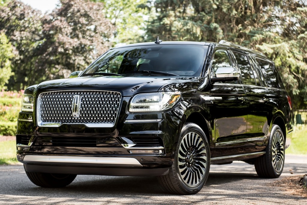 Lincoln Navigator L photo 14