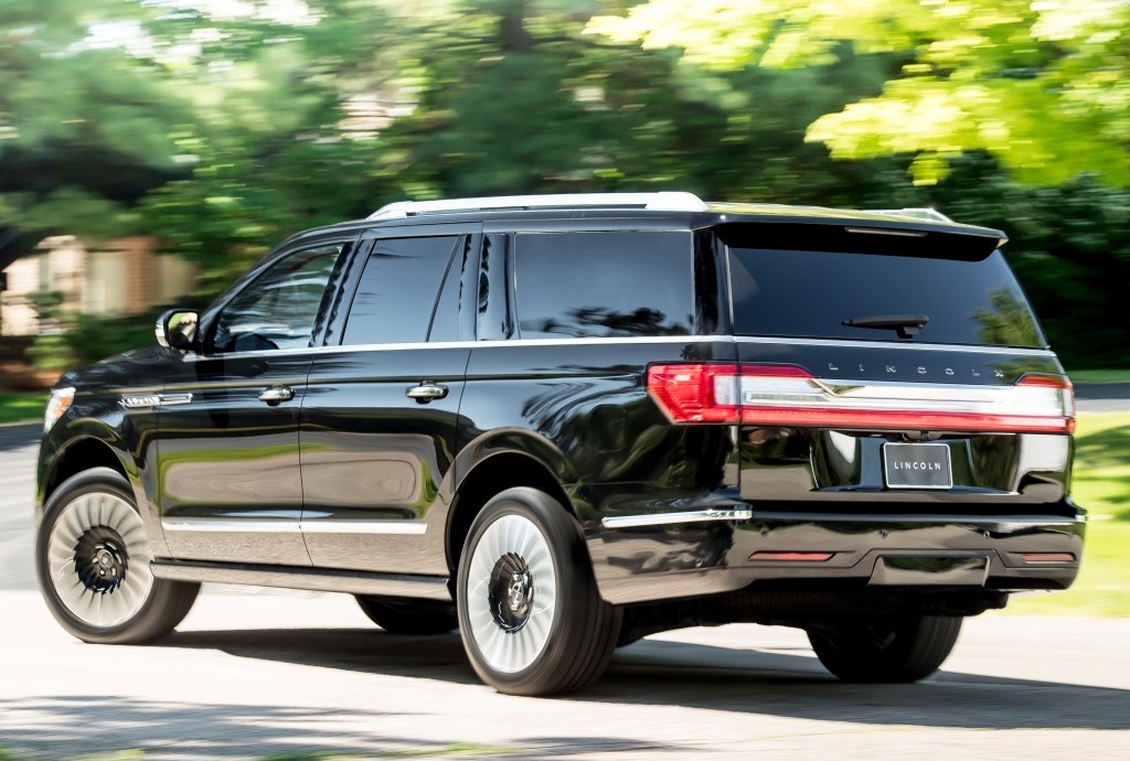 Lincoln Navigator L photo 15