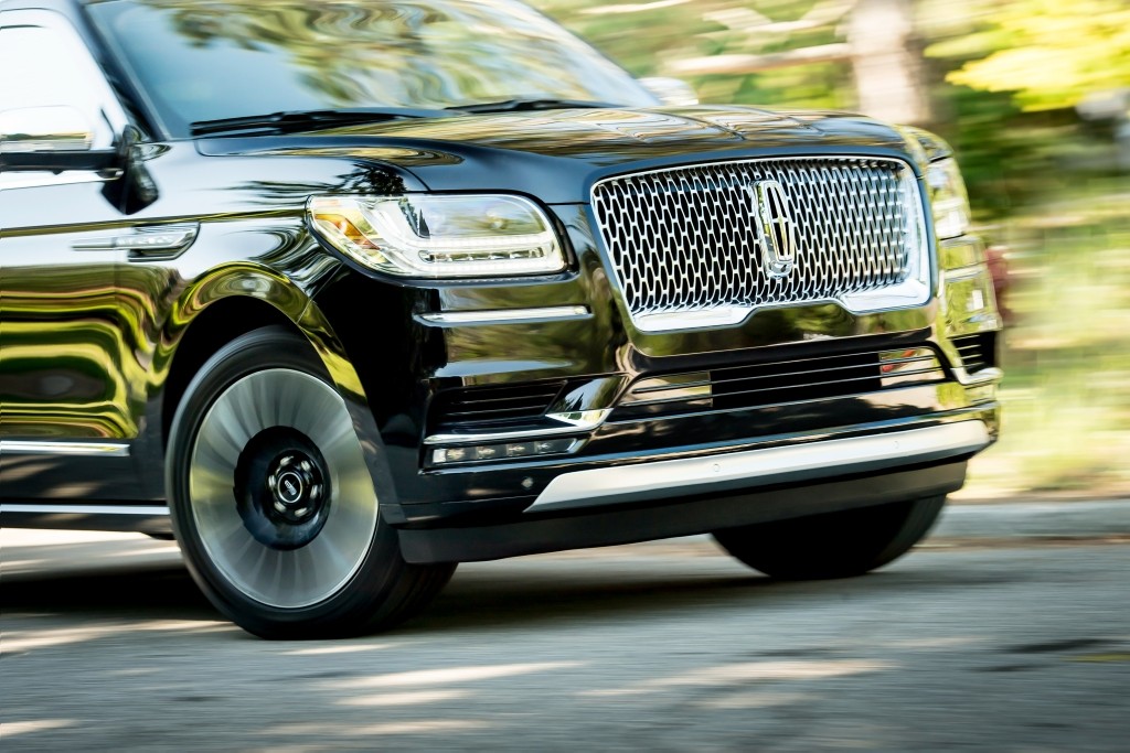 Lincoln Navigator L photo 17