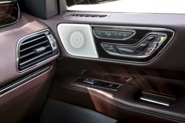 Lincoln Navigator L Foto 32
