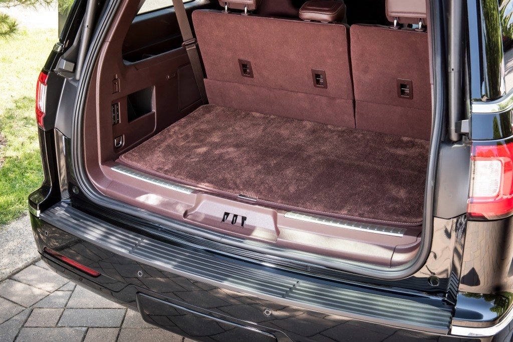 Lincoln Navigator L photo 23