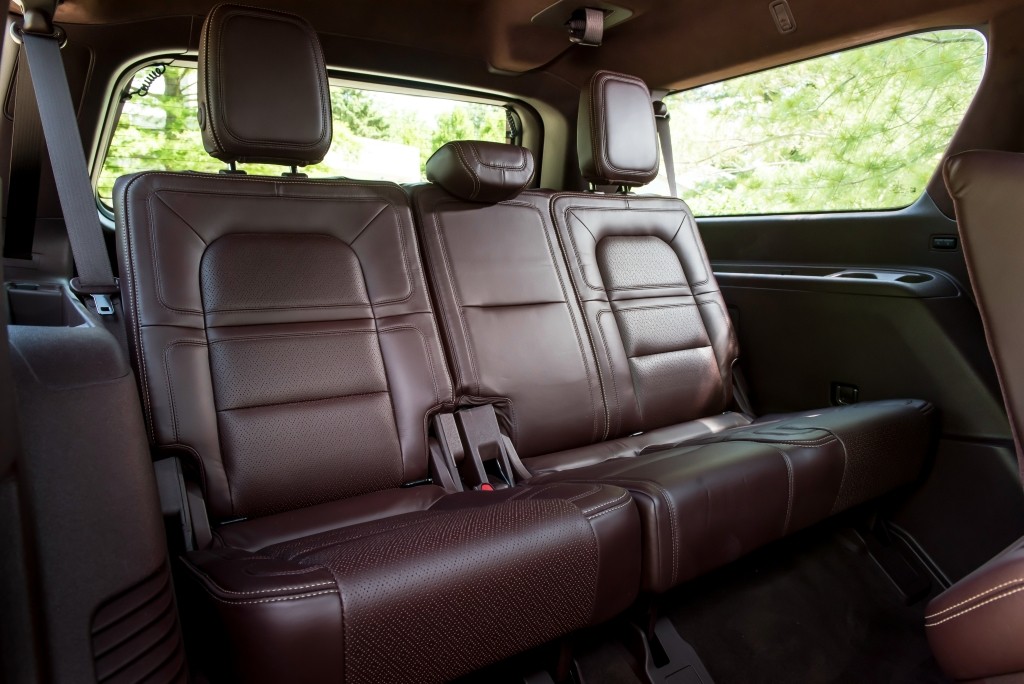 Lincoln Navigator L photo 24