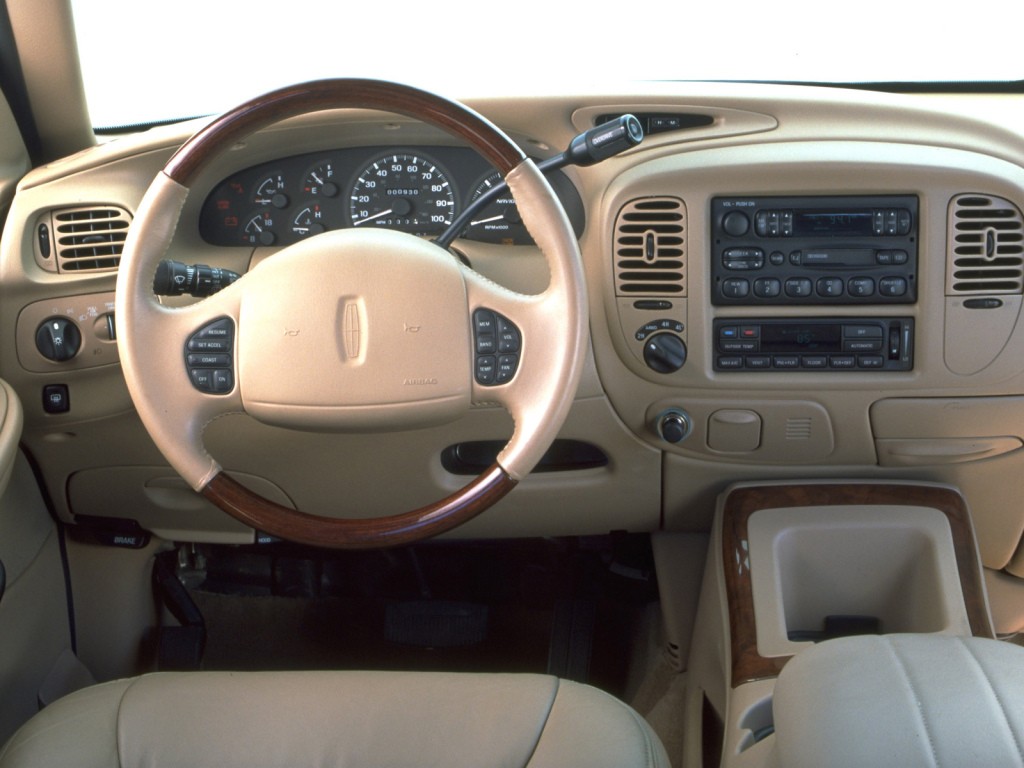 Lincoln Navigator photo 27