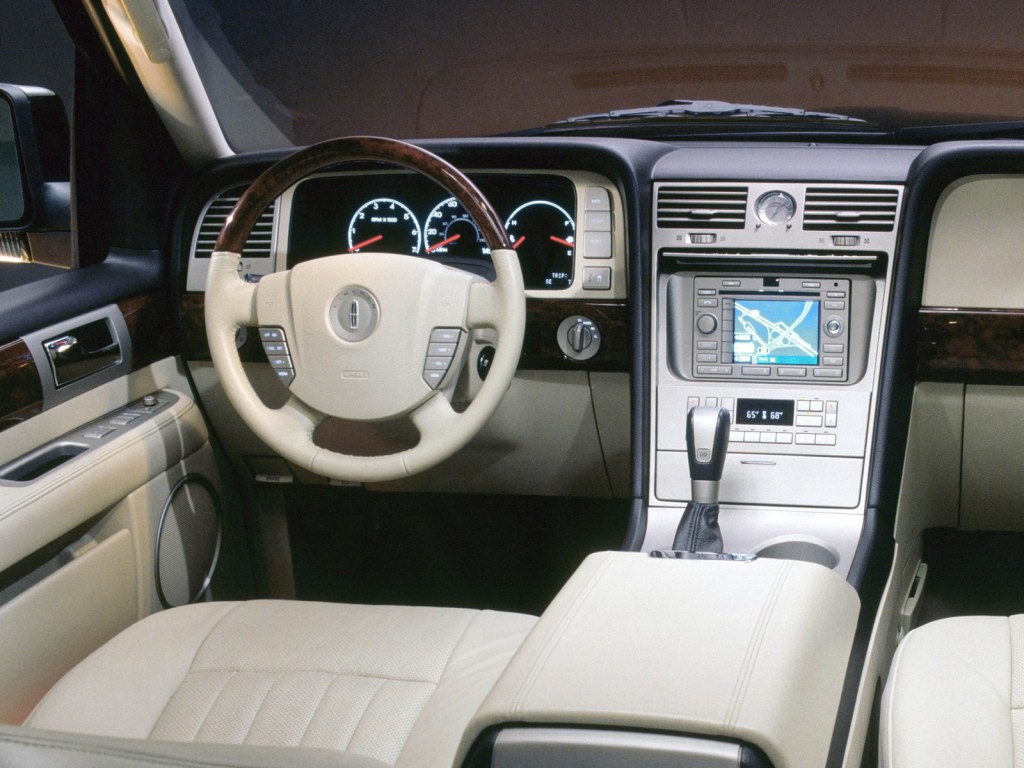 Lincoln Navigator photo 20