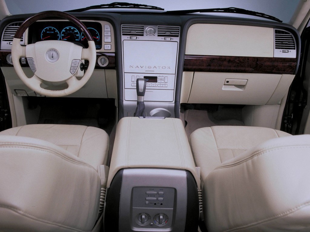 Lincoln Navigator photo 17