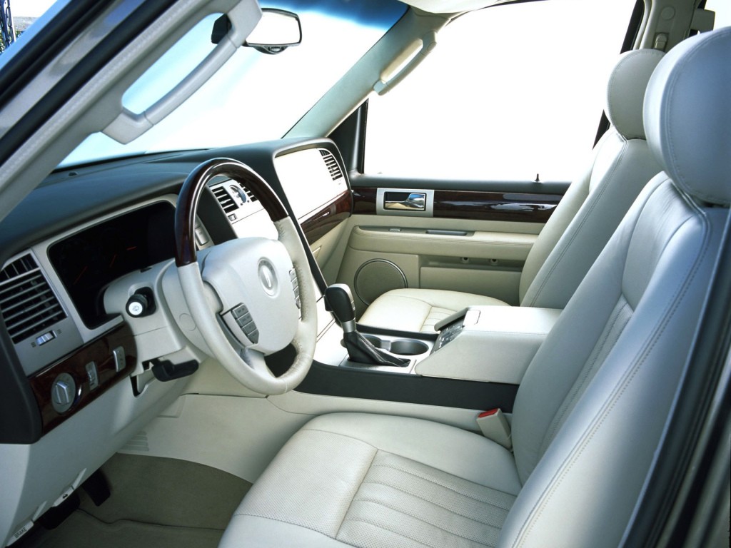 Lincoln Navigator photo 18