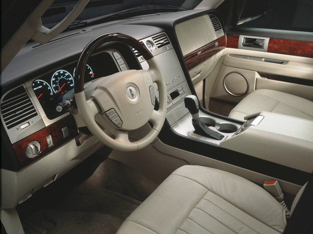 Lincoln Navigator photo 19
