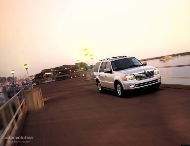 Lincoln Navigator photo 2