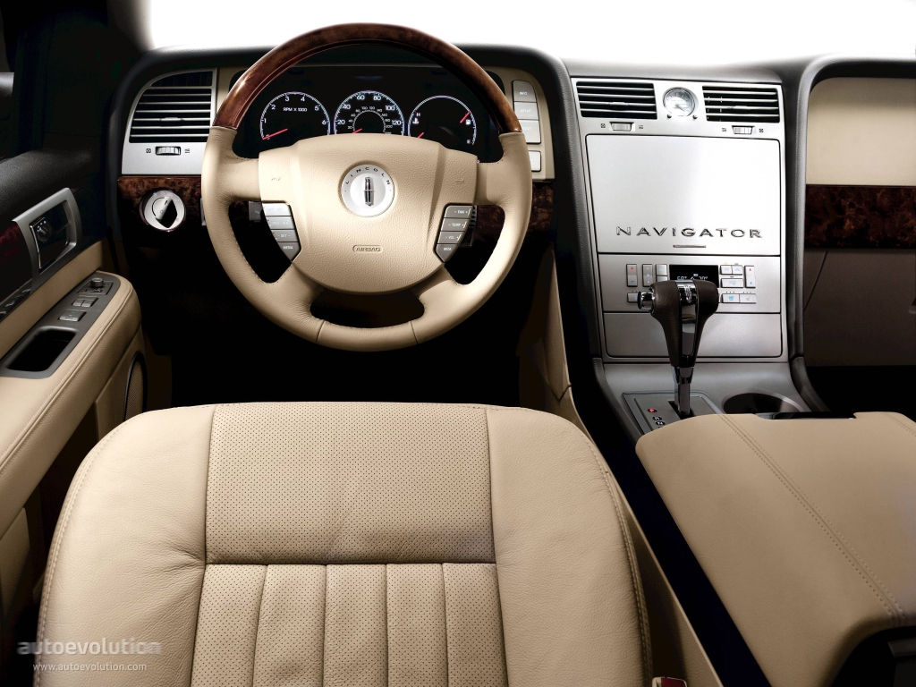 Lincoln Navigator photo 15