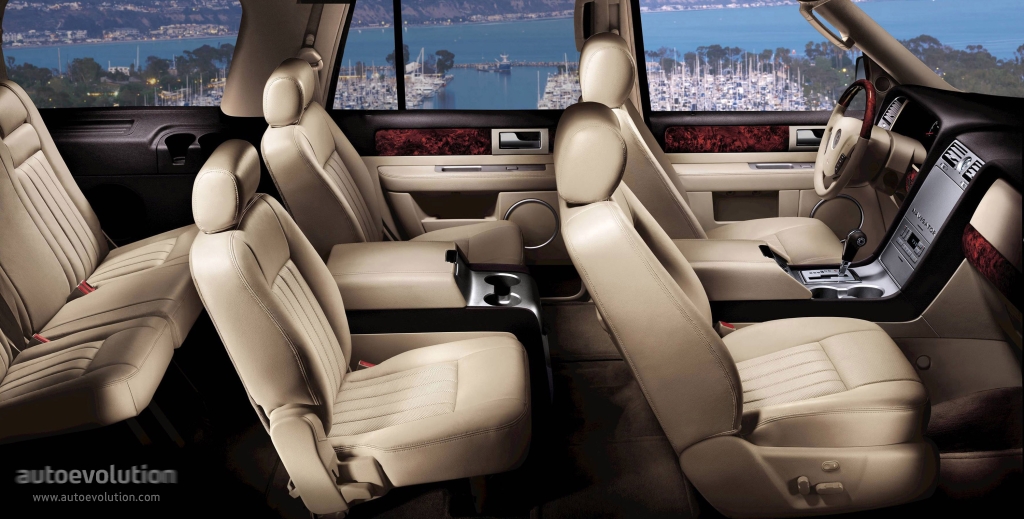 Lincoln Navigator photo 16