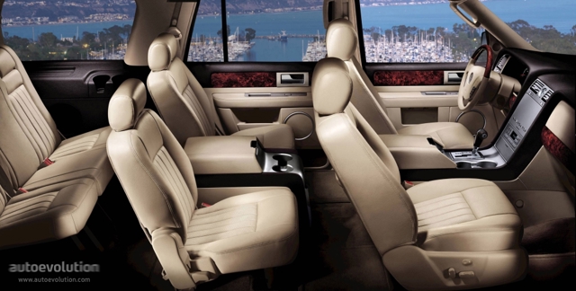 Lincoln Navigator photo 16