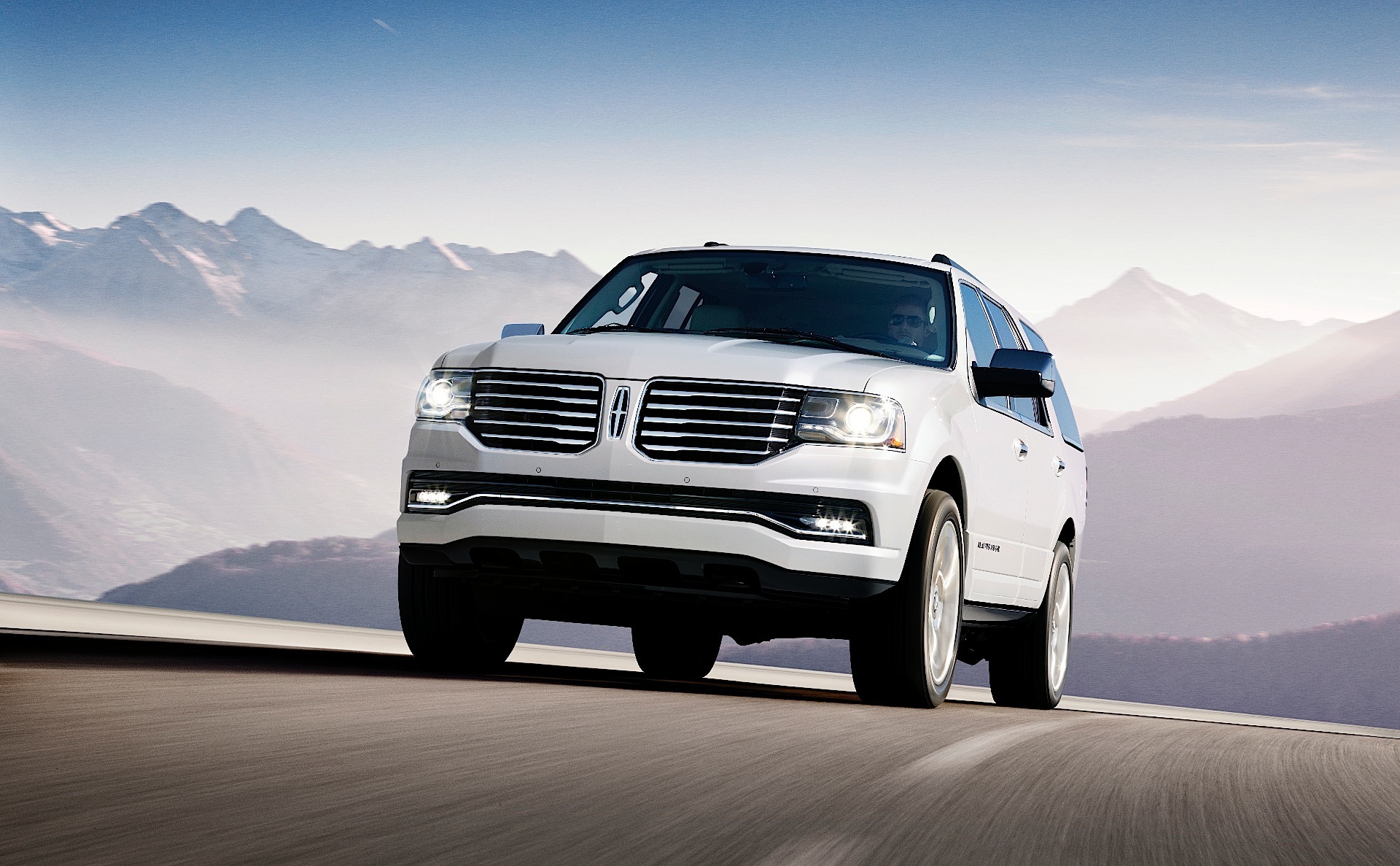 Lincoln Navigator photo 10