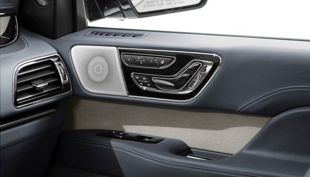 Lincoln Navigator photo 53