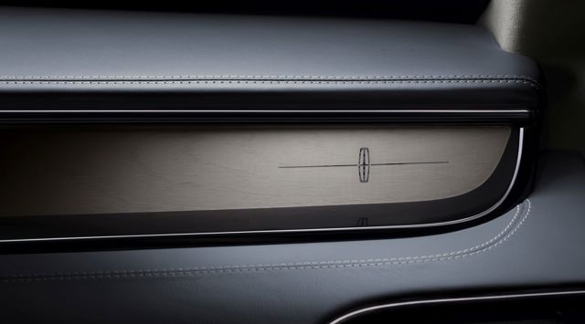 Lincoln Navigator photo 54