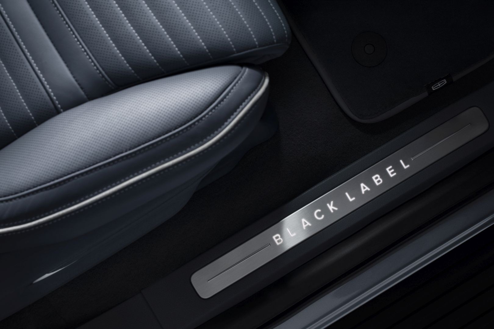 Lincoln Navigator photo 55