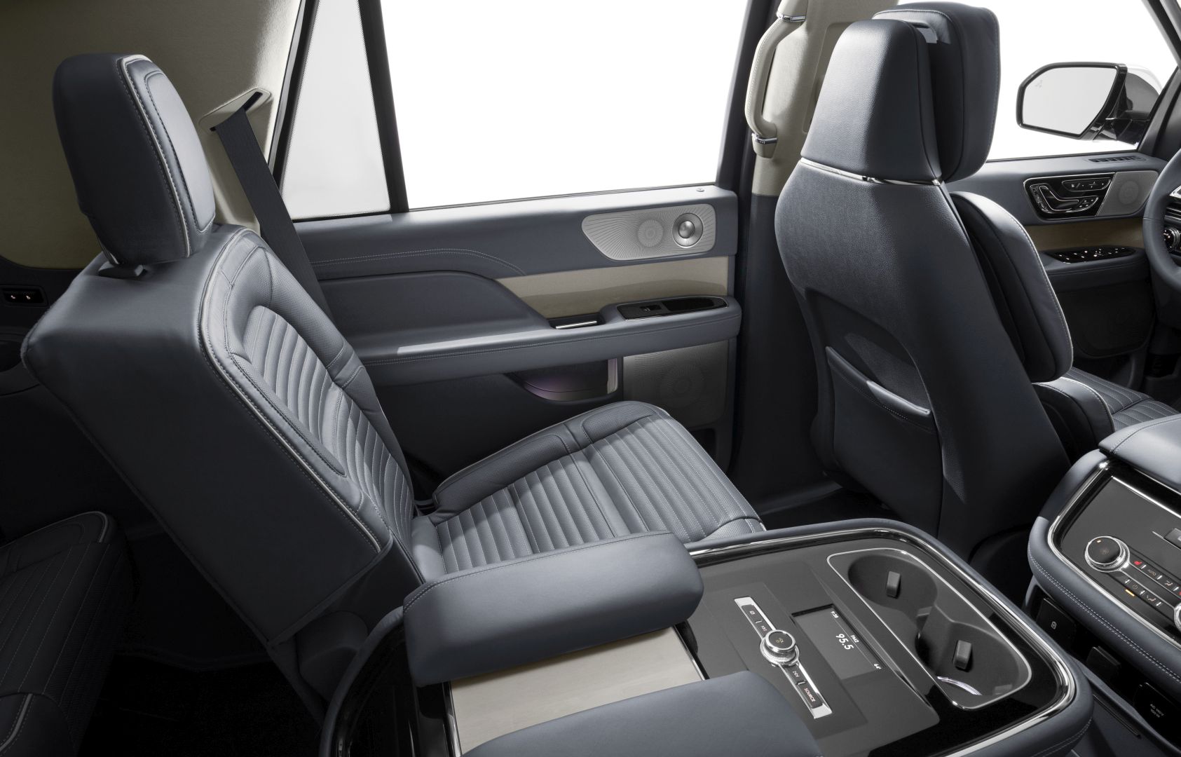 Lincoln Navigator photo 56