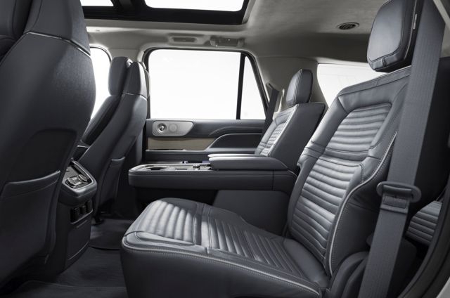 Lincoln Navigator photo 57