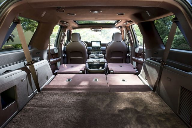 Lincoln Navigator photo 75