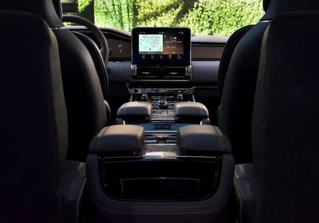 Lincoln Navigator photo 79