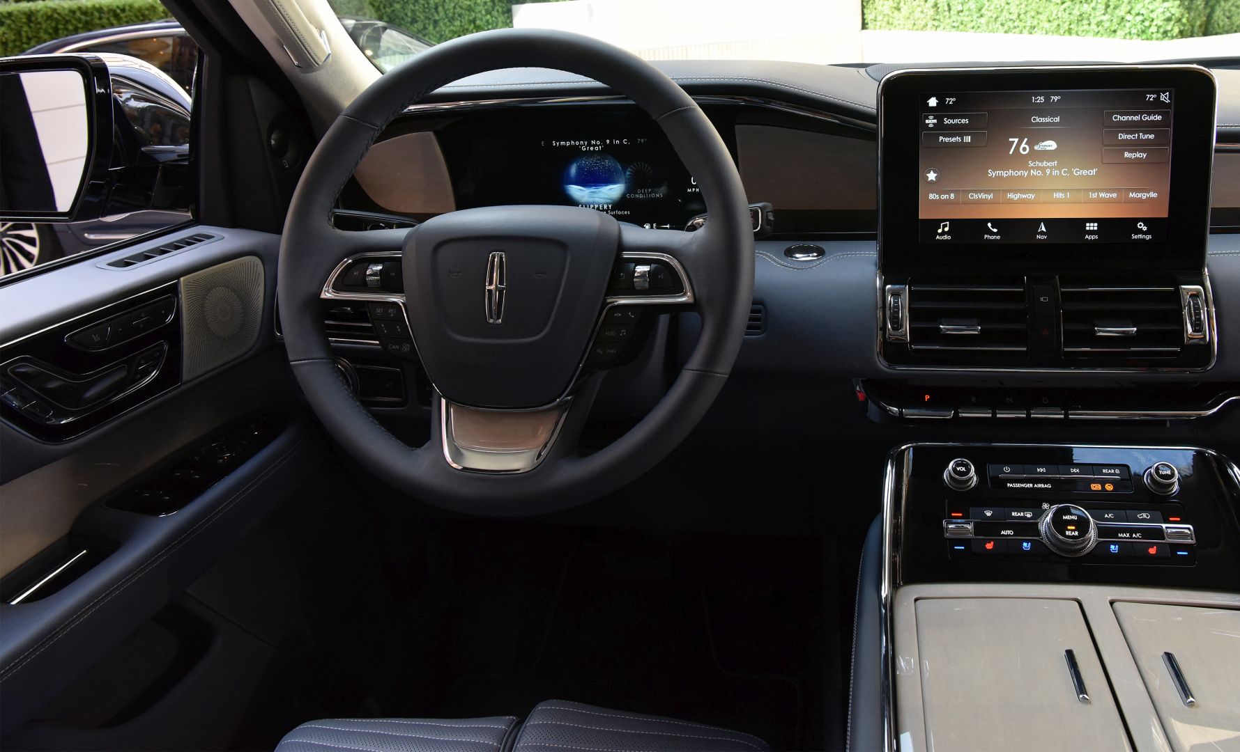 Lincoln Navigator photo 81