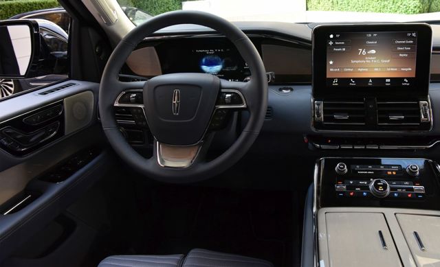 Lincoln Navigator photo 81