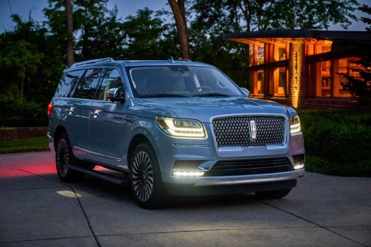 Lincoln Navigator photo 2