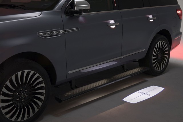 Lincoln Navigator photo 12