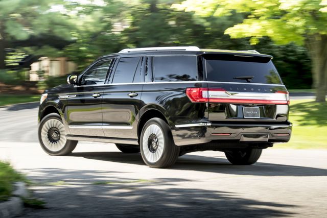 Lincoln Navigator photo 22