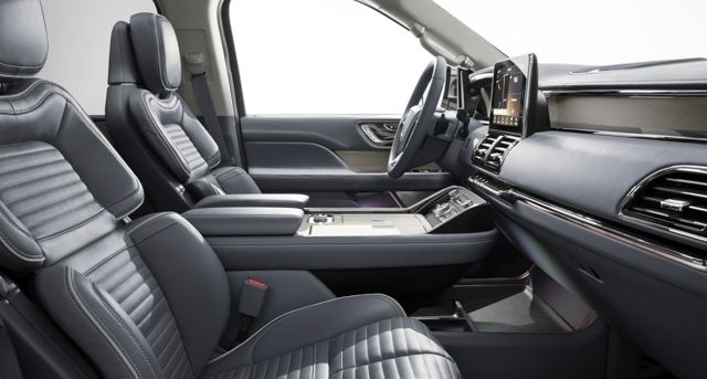 Lincoln Navigator photo 48