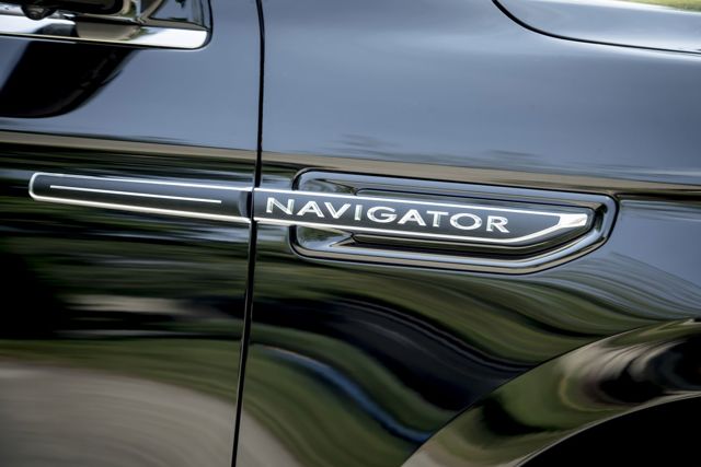 Lincoln Navigator photo 29