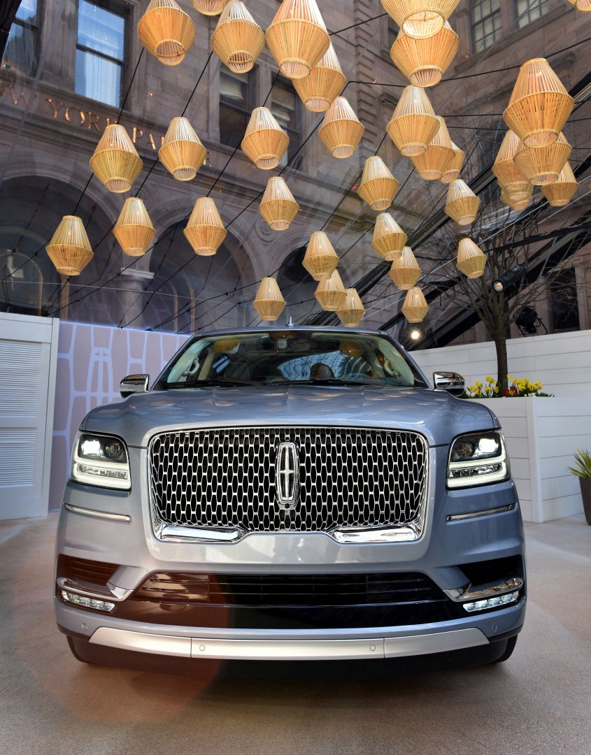 Lincoln Navigator photo 34