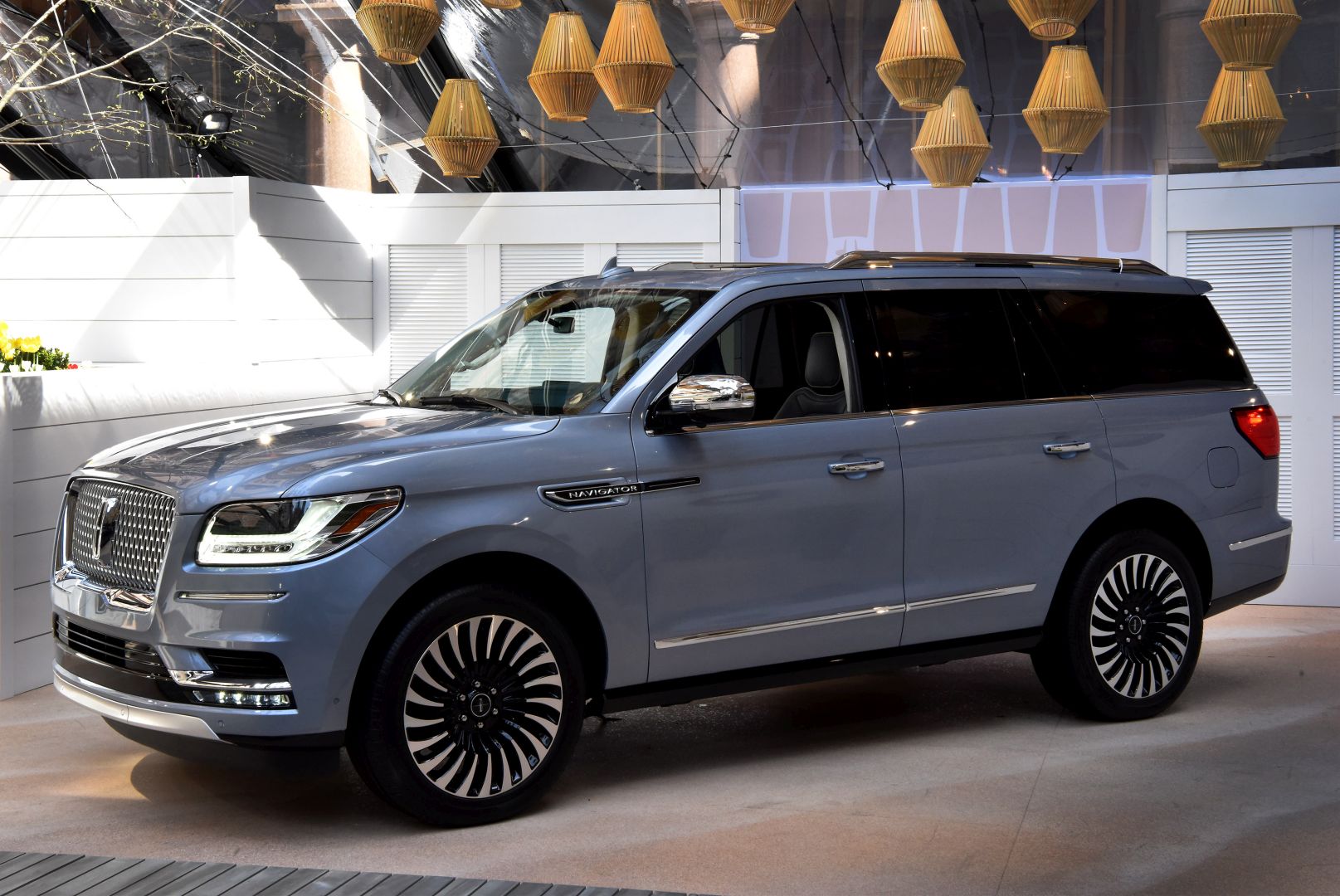 Lincoln Navigator photo 35