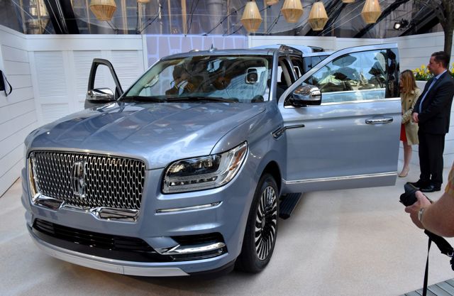 Lincoln Navigator photo 37
