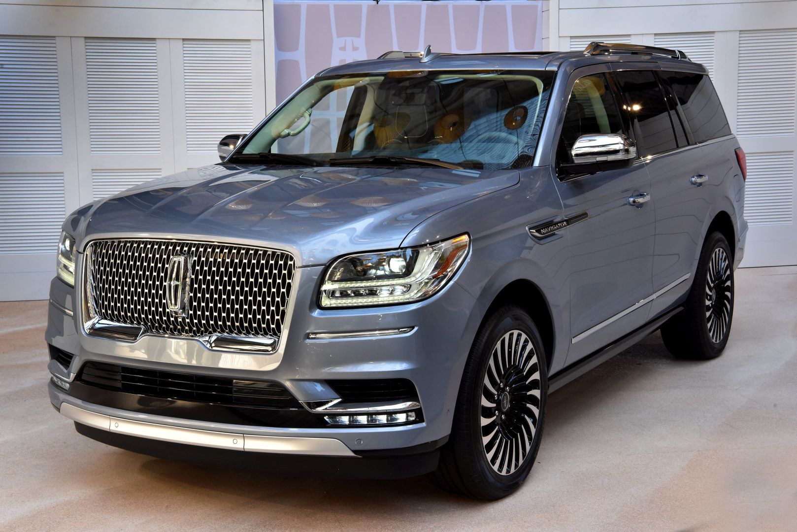 Lincoln Navigator photo 38