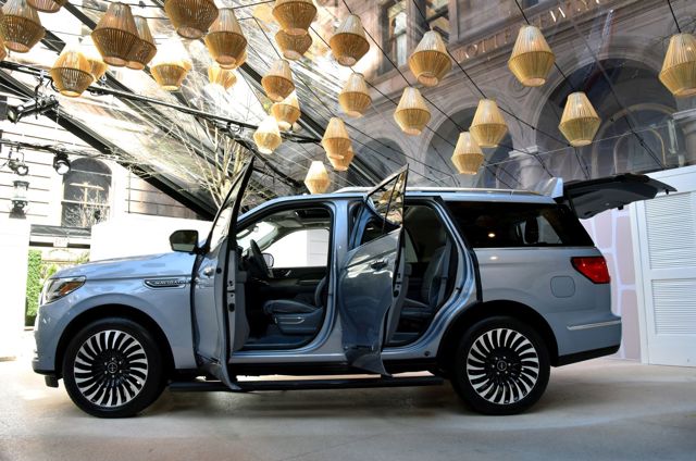Lincoln Navigator photo 40